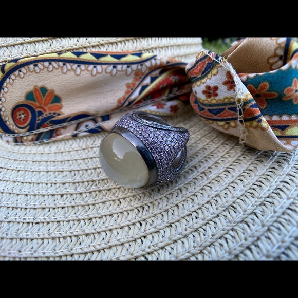 QUEENSBEE Remember Me Ring - Picture 6 of 6